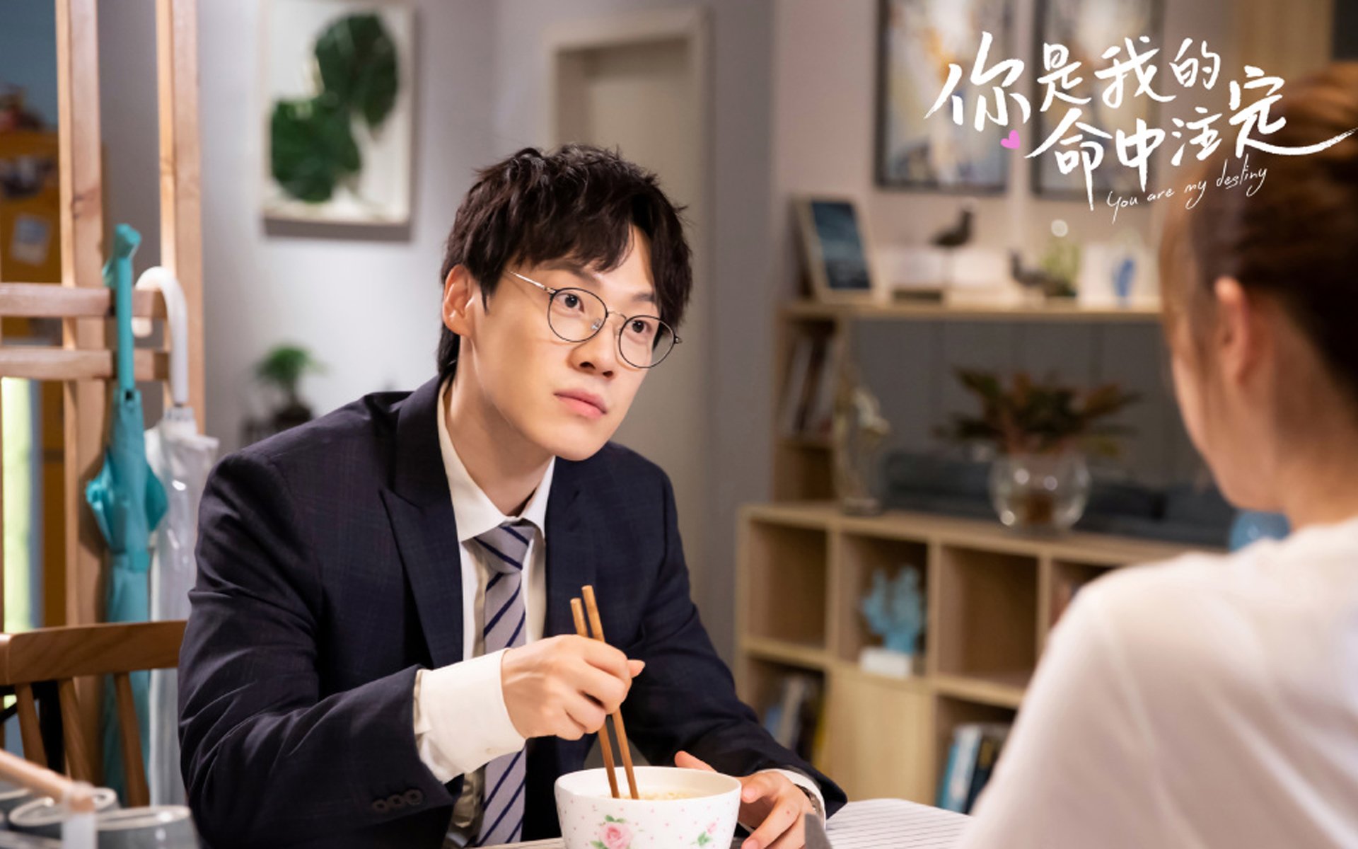 链式防守的现代诗篇,希腊用优雅困局封印挪威,富安健洋诠释何为非卖品